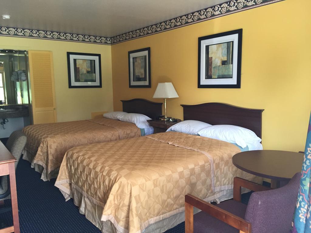 Norwalk Inn Bagian luar foto