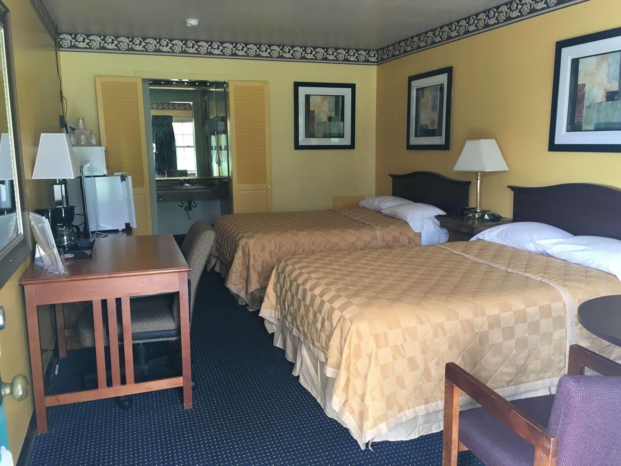 Norwalk Inn Bagian luar foto