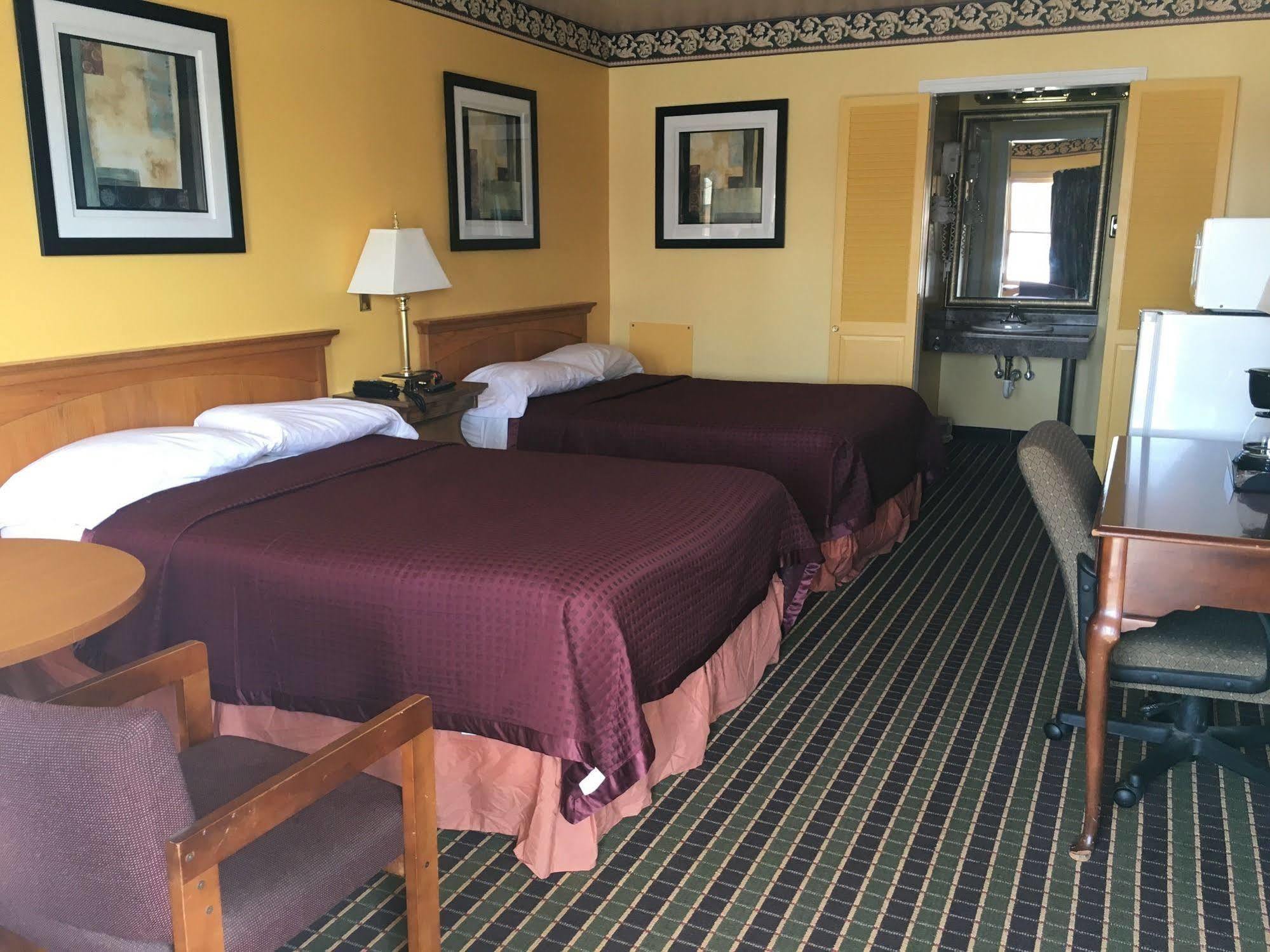 Norwalk Inn Bagian luar foto