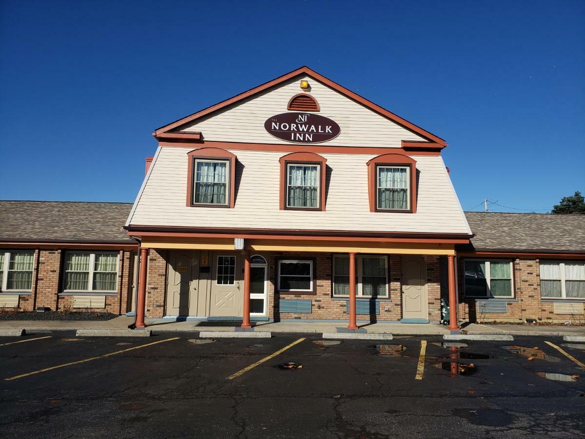 Norwalk Inn Bagian luar foto