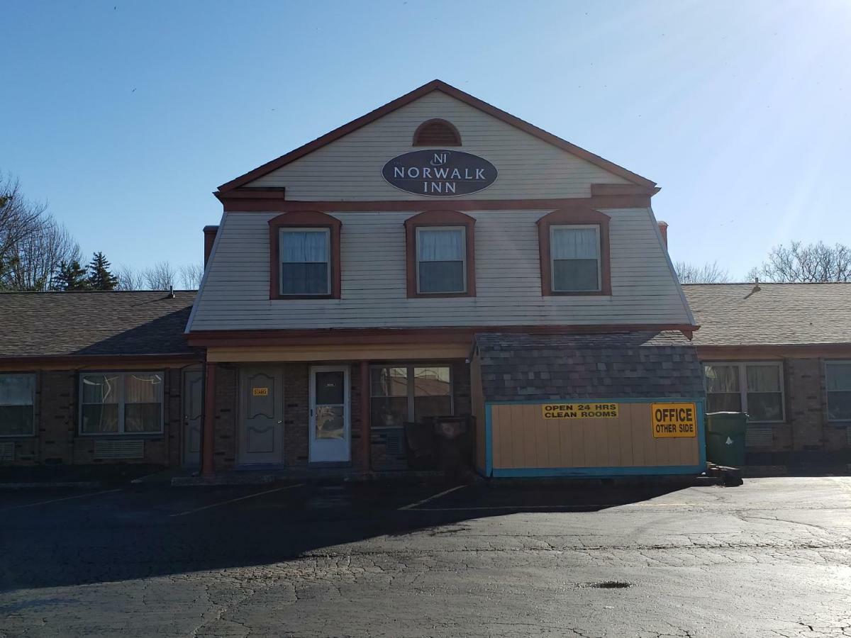 Norwalk Inn Bagian luar foto